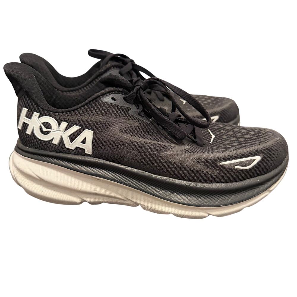 Hoka One One Womens Clifton 9 sz 8B black/white wide toebox comfy running active